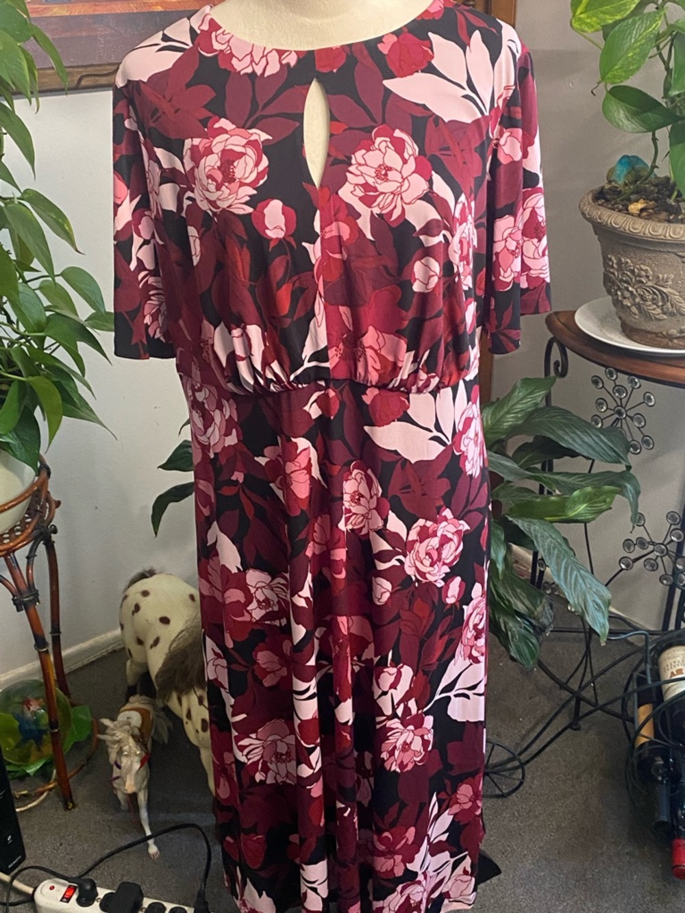 London times Floral Keyhole Midi Dress in Burgundy and Pink